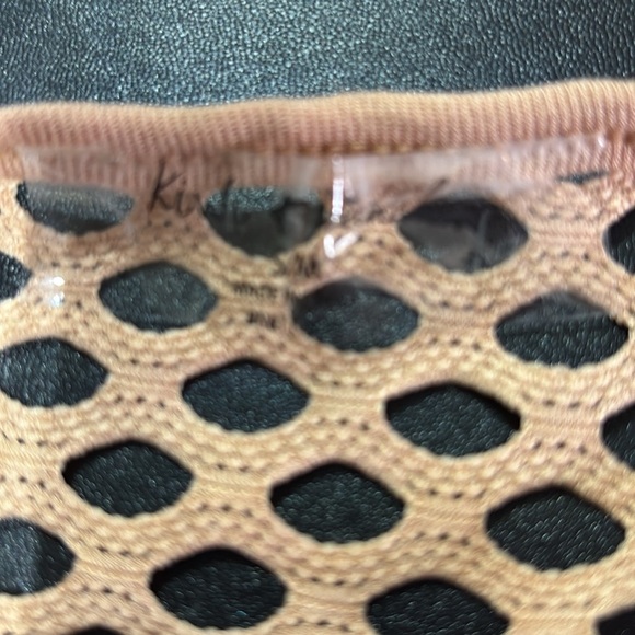 Kiwi & Punch Crocheted v-neck,butterfly short sleeve,side slit hem,oversized - Picture 8 of 10